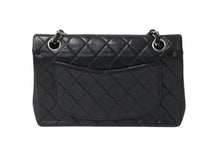 Load image into Gallery viewer, CHANEL シャネル ココマーク チェーンショルダーバッグ Wフラップ 23 6番台 ブラック レザー シルバー金具 美品 中古 4b004324