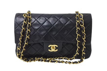 Load image into Gallery viewer, CHANEL シャネル マトラッセ23 ココマーク チェーンショルダー ブラック ラムスキン ゴールド金具 美品 中古 4b004325