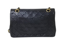 Load image into Gallery viewer, CHANEL シャネル マトラッセ２３ ココマーク チェーンショルダー ブラック ラムスキン ゴールド金具 1番台 美品 中古 4b004327