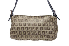 画像をギャラリービューアに読み込む, FENDI フェンディ マンマバケット ワンショルダーバッグ ズッカ柄 イタリア製 ベージュ ブラウン ブラックメタル金具 美品 中古 4b004330