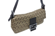 画像をギャラリービューアに読み込む, FENDI フェンディ マンマバケット ワンショルダーバッグ ズッカ柄 イタリア製 ベージュ ブラウン ブラックメタル金具 美品 中古 4b004330