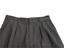 Load image into Gallery viewer, ISSEY MIYAKE イッセイミヤケ 2タック テーパードパンツ ブラック サイズL メンズ 中古 4b004341