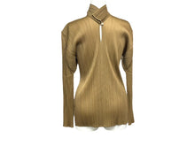 Load image into Gallery viewer, 極美品 ISSEY MIYAKE イッセイミヤケ プリーツハイネックカットソー PLEATS PLEASE プリーツプリーズ ベージュ サイズM 中古 4b004346