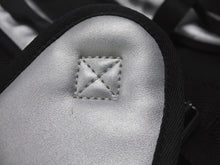 Load image into Gallery viewer, 極美品 DIESEL ディーゼル バックパック リュック X09138 PR792 シルバー ブラック ポリウレタン ポリエステル 中古 4b004401