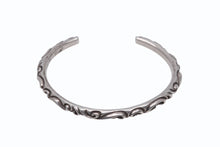 Load image into Gallery viewer, CHROME HEARTS クロムハーツ BANGLE SCOLL スクロールバンド バングル ブレスレット 重量約18.3g 1998/.925刻印 シルバー925 美品 中古 4b004425