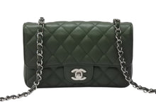 Load image into Gallery viewer, 極美品 CHANEL シャネル 横長 20cm ショルダーバッグ ランダム 25番台 ミニマトラッセショルダーチェーン グリーン系 キャビアスキン 中古 4b004431