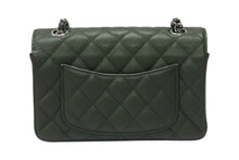 Load image into Gallery viewer, 極美品 CHANEL シャネル 横長 20cm ショルダーバッグ ランダム 25番台 ミニマトラッセショルダーチェーン グリーン系 キャビアスキン 中古 4b004431