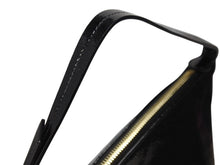 Load image into Gallery viewer, 極美品 MIUMIU ミュウミュウ ハンドバッグ ポーチ ショルダーバッグ ワンハンドル パテントレザー ブラック ゴールド金具 中古 4b004445