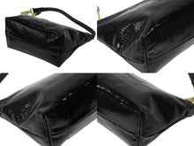 Load image into Gallery viewer, 極美品 MIUMIU ミュウミュウ ハンドバッグ ポーチ ショルダーバッグ ワンハンドル パテントレザー ブラック ゴールド金具 中古 4b004445