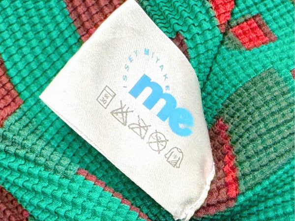 極美品 ISSEY MIYAKE ME イッセイミヤケ ミー 長袖Tシャツ カットソー MI53FJ492 幾何学柄 グリーン マルチカラー 中古 4b004469