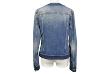 Load image into Gallery viewer, 極美品 CHANEL シャネル ノーカラーデニムジャケット P78108V70196 サイズ36 インディゴブルー ココマークボタン 中古 4b004485