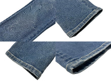 Load image into Gallery viewer, CHANEL シャネル デニムパンツ ジーンズ P64935V61007 サイズ38 テーパード ココマーク柄 インディゴブルー 美品 中古 4b004487