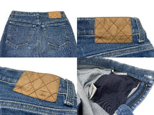 Load image into Gallery viewer, CHANEL シャネル デニムパンツ ジーンズ P64935V61007 サイズ38 テーパード ココマーク柄 インディゴブルー 美品 中古 4b004487