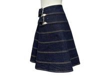 Load image into Gallery viewer, ALAIA アライア デニムフレアスカート AA9J03983153 サイズ36 ボーダーステッチ ネイビー ベルト 美品 中古 4b004491