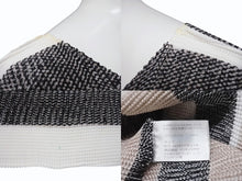 Load image into Gallery viewer, me ISSEY MIYAKE ミー イッセイミヤケ 総柄 プリーツ ワッフルブラウス MI41FK576 ホワイト ブラック ブラウン 良品 中古 4b004497