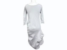 Load image into Gallery viewer, ISSEY MIYAKE イッセイミヤケ 変形デザイン ニットワンピース 七分袖 膝丈 M41-KH795 グレー サイズ2 美品 中古 4b004500