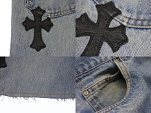 Load image into Gallery viewer, 新品未使用 CHROME HEARTS クロムハーツ × Levi's リーバイス セメタリークロスパッチ デニムミニスカート サイズ25 10パッチ 中古 4b004504