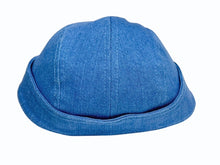 Load image into Gallery viewer, 極美品 CHANEL シャネル キャスケット キャップ 帽子 コットン ライクラ ネイビー ホワイト ゴールド金具 サイズ56 中古 4b004547