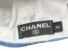 Load image into Gallery viewer, 極美品 CHANEL シャネル キャスケット キャップ 帽子 コットン ライクラ ネイビー ホワイト ゴールド金具 サイズ56 中古 4b004547