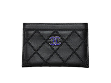 Load image into Gallery viewer, 極美品 CHANEL シャネル ココマーク カードケース 29番台 イタリア製 ラムスキン ブラック ブルー シルバー金具 中古 4b004555