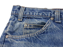 Load image into Gallery viewer, 新品未使用 CHROME HEARTS クロムハーツ × Levi's リーバイス セメタリークロスパッチ デニムミニスカート サイズ29 9パッチ 中古 4b004572
