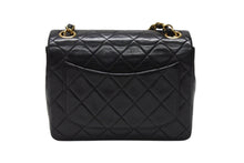 画像をギャラリービューアに読み込む, 極美品 CHANEL シャネル ミニマトラッセ 17 チェーンショルダーバッグ 2番台 ラムスキン ココマーク ブラック 中古 4b004615