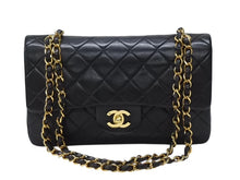 Load image into Gallery viewer, 極美品 CHANEL シャネル マトラッセ23 Wフラップ Wチェーンショルダーバッグ 2番台 ココマーク ラムスキン ブラック ゴールド金具 中古 4b004617