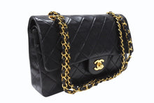 Load image into Gallery viewer, CHANEL シャネル マトラッセ25 Wフラップ Wチェーンショルダーバッグ 3番台 ラムスキン ココマーク ブラック 美品 中古 4b004618