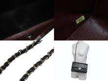 Load image into Gallery viewer, 極美品 CHANEL シャネル ココマーク チェーンショルダーバッグ Wフラップ 25 7番台 ブラック レザー シルバー金具 中古 4b004619