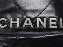 Load image into Gallery viewer, 極美品 CHANEL シャネル シャネル22 ミニ チェーンショルダーバッグ AS3980 ランダム番台 カーフスキン ブラック 中古 4c069520