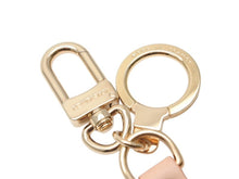 Load image into Gallery viewer, 新品同様 LOUIS VUITTON ルイヴィトン キーホルダー 村上隆 コラボ 150周年記念限定150周年記念限定 M62637 ヌメ革 ベージュ 中古 4b004638