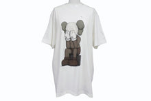 画像をギャラリービューアに読み込む, 極美品 UNIQLO ユニクロ ｘ KAWS カウズ コラボ 半袖Tシャツ ホワイト サイズ XL 中古4b005648