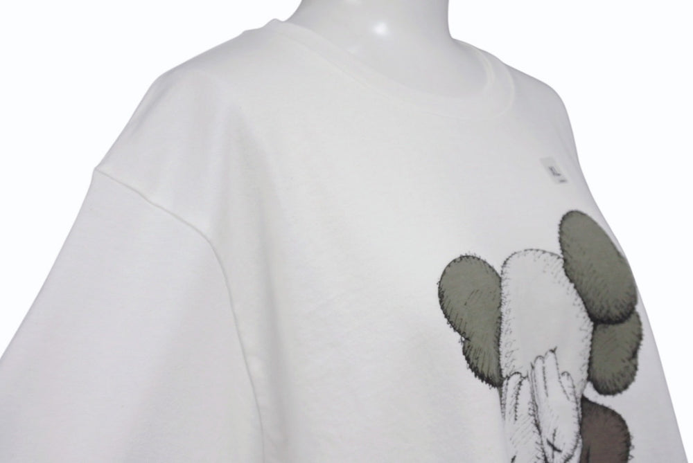 極美品 UNIQLO ユニクロ ｘ KAWS カウズ コラボ 半袖Tシャツ ホワイト サイズ XL 中古4b005648