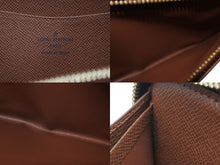 Load image into Gallery viewer, 極美品 LOUIS VUITTON ルイ ヴィトン × 村上隆 コラボ 長財布 M61729 パンダ ポルトモネジップ モノグラムキャンバス 中古 4b004650