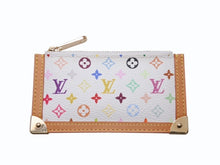 Load image into Gallery viewer, 新品同様 LOUISVUITTON ルイヴィトン ポシェットクレコインケース M92655 モノグラムマルチカラー 村上隆 ホワイト 中古 4b004657