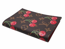Load image into Gallery viewer, 新品未使用 LOUIS VUITTON ルイヴィトン クーヴェルテュール パスポール NM パスポートケース M13424 モノグラム チェリー 新作 中古 4b004677