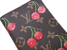 Load image into Gallery viewer, 新品未使用 LOUIS VUITTON ルイヴィトン クーヴェルテュール パスポール NM パスポートケース M13424 モノグラム チェリー 新作 中古 4b004677