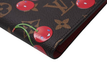 Load image into Gallery viewer, 新品未使用 LOUIS VUITTON ルイヴィトン クーヴェルテュール パスポール NM パスポートケース M13424 モノグラム チェリー 新作 中古 4b004677
