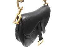 Load image into Gallery viewer, 極美品 Christian Dior クリスチャンディオール マイクロハンドバッグ サドルバッグ Dチャーム ヴィンテージ 型押し レザー ブラック 中古 4b004702