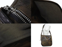 Load image into Gallery viewer, CHROME HEARTS クロムハーツ メールバッグ ショルダーバッグ ガンスリンガー ダガージップ レザー シルバー925 カモフラ柄 美品 中古 4b004723