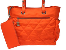 Load image into Gallery viewer, CHANEL シャネル パリビアリッツGM トートバッグ ハンドバッグ 11番台 ネオンオレンジ シルバー金具 美品 中古 4b004729
