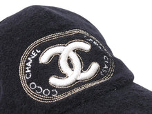 Load image into Gallery viewer, 極美品 CHANEL シャネル キャップ 帽子 ココマーク イアンコナー ブラック イタリア製 サイズM 美品 中古 4b004730