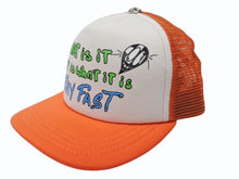 Load image into Gallery viewer, CHROME HEARTS クロムハーツ MATTY BOY マッティボーイ STAY FAST ステイファスト トラッカー メッシュキャップ オレンジ 美品 中古 4b004736