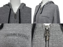 画像をギャラリービューアに読み込む, CHROME HEARTS クロムハーツ パーカー バックアーチロゴプリント ダガージップ RN#95024 ポリエステル コットン レーヨン グレー サイズM 美品 中古 4b004745