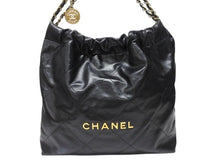 Load image into Gallery viewer, 極美品 CHANEL シャネル 22 ハンドバッグ ショルダーバッグ ランダム番台 シャイニーカーフスキン ブラック ゴールド金具 中古 4b004767