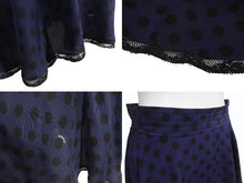 Load image into Gallery viewer, MIU MIU 13SS ミュウミュウ フレアスカート レース ミニ丈 ドット柄 MG617 Z06KA ネイビー ブラック サイズ40 美品 中古 4b004769
