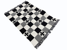 Load image into Gallery viewer, CHROME HEARTS クロムハーツ BREAK THE ICE CASHMERE BLANKET CHプラスレザーパッチ チェッカードカシミヤブランケット 美品 中古 4b004785