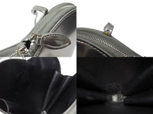 画像をギャラリービューアに読み込む, ALAIA アライア ハートシェイプ ロゴディテール ショルダーバッグ ジップポーチ レザー シルバー 美品 中古 4b004799