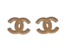 Load image into Gallery viewer, CHANEL シャネル ココマーク ピアス ゴールド ロゴ アクセサリー ジュエリー 小物 両耳 GP A12C 4g 美品 中古 4b004803