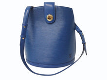 Load image into Gallery viewer, LOUIS VUITTON ルイヴィトン クリュニー ショルダーバッグ M52255 エピ レザー ブルー ゴールド金具 美品 中古 4b004818